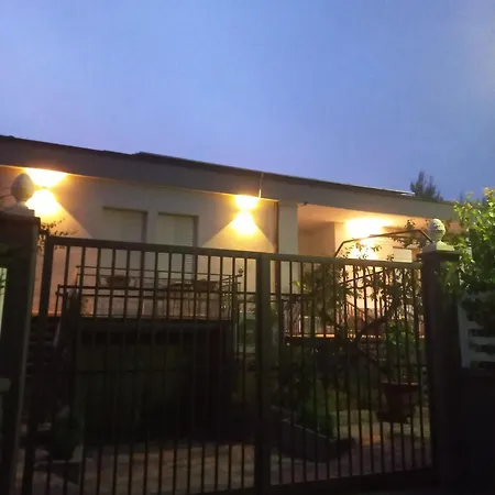 ベッド・アンド・ブレックファスト 1898 - Colonna 3*